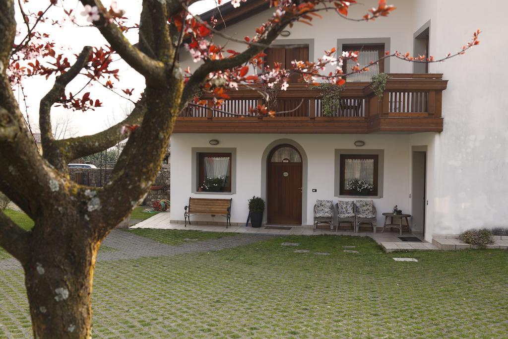 Sentiero Valinis Bed & Breakfast Fanna Luaran gambar
