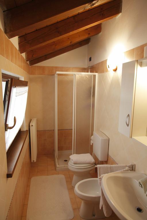Sentiero Valinis Bed & Breakfast Fanna Bilik gambar
